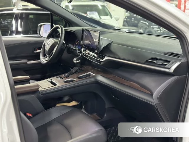 Toyota Grevia 2024 Белый из Китая, фото 3