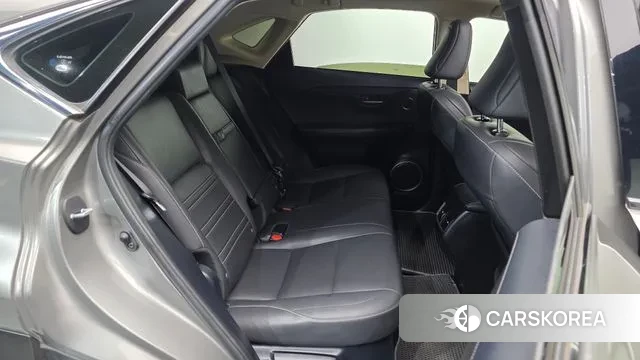 Lexus NX300h 2018 Серебристо-серый из Кореи, фото 3