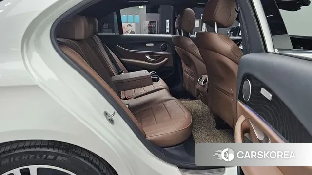 Mercedes-Benz E-Class W213 2022 Белый из Кореи, фото 3