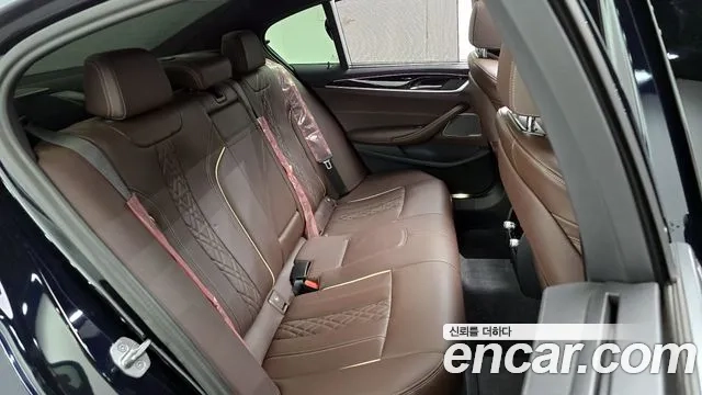 BMW 5 Series (G30) 2022 Черный из Кореи, фото 3