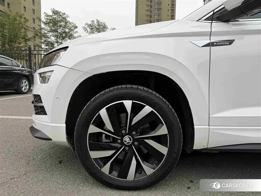 Skoda Krok 2022 Белый из Китая, фото 3