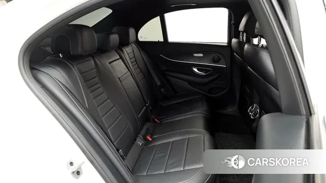 Mercedes-Benz E-Class W213 2023 Белый из Кореи, фото 3