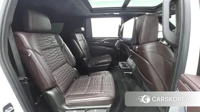 Cadillac Escalade 5th Generation 2021 Белый из Кореи, фото 3