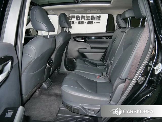 Toyota Highlander 2024 Черный из Китая, фото 3