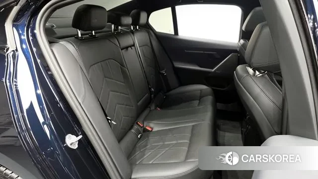 BMW 5 Series (G60) 2025 Черный из Кореи, фото 3