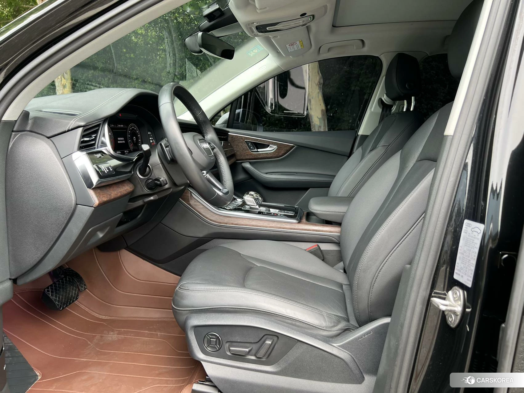 Audi Q7 2022 Черный из Китая, фото 3