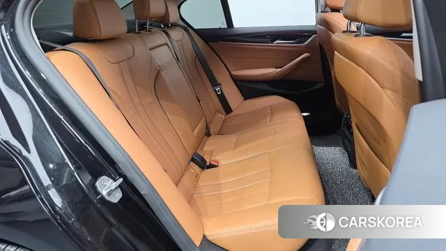 BMW 5 Series (G30) 2020 Черный из Кореи, фото 3