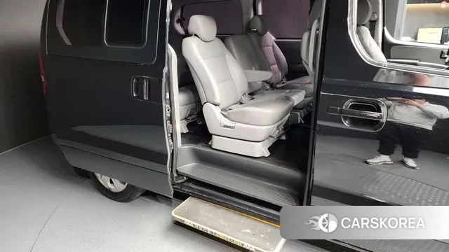 Hyundai The New Grand Starex 2018 Черный из Кореи, фото 3