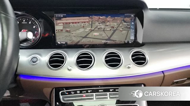 Mercedes-Benz E-Class W213 2018 Белый из Кореи, фото 3