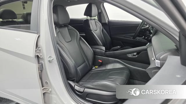 Hyundai Avante (CN7) 2022 Серебристо-серый из Кореи, фото 3