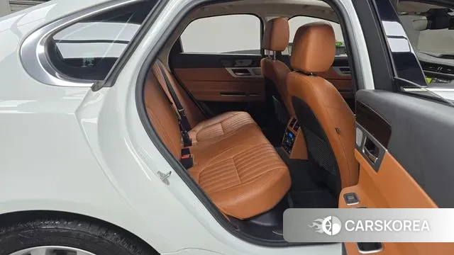 Jaguar XF (X260) 2019 Белый из Кореи, фото 3