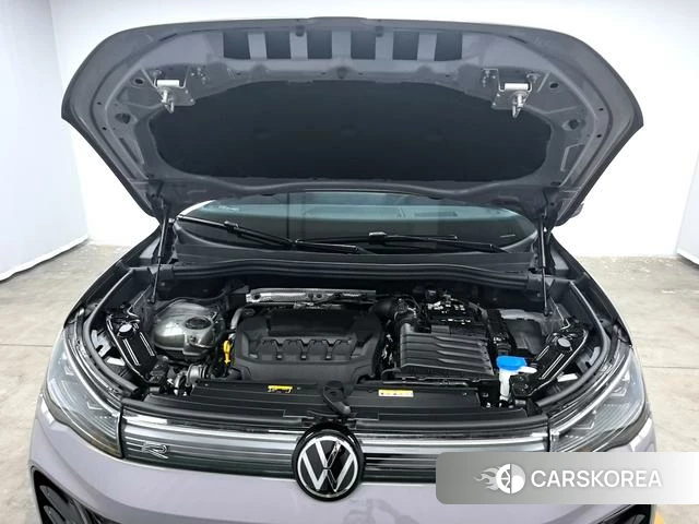 Volkswagen Tiguan L 2024 Темно-серый из Китая, фото 3