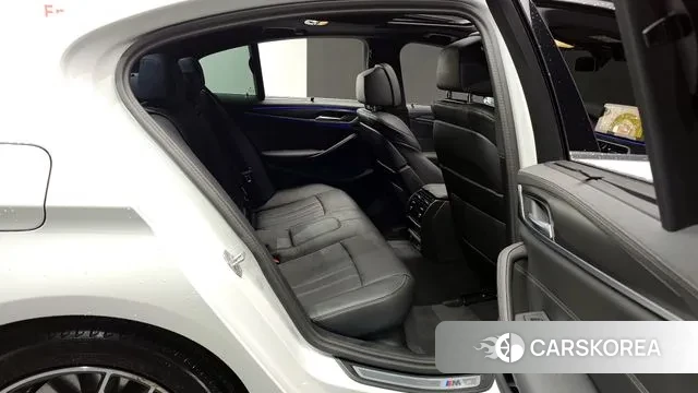 BMW 5 Series (G30) 2023 Белый из Кореи, фото 3