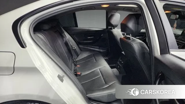 BMW 3 Series (F30) 2018 Белый из Кореи, фото 3