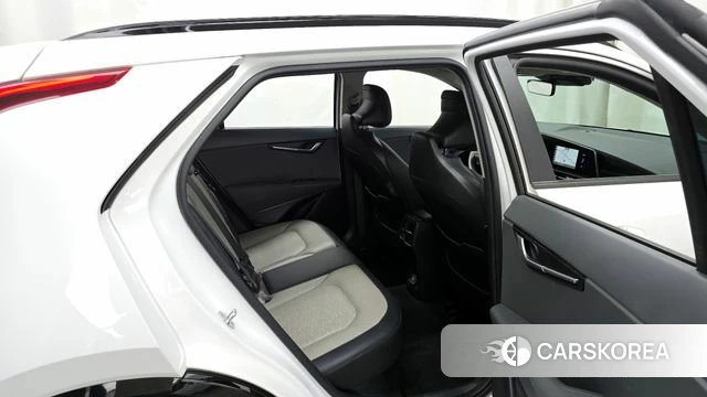 Kia Di Ol Nu Niro 2022 Белый из Кореи, фото 3