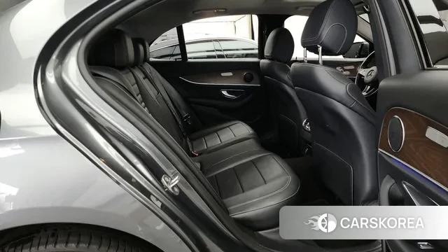 Mercedes-Benz E-Class W213 2018 Серый из Кореи, фото 3