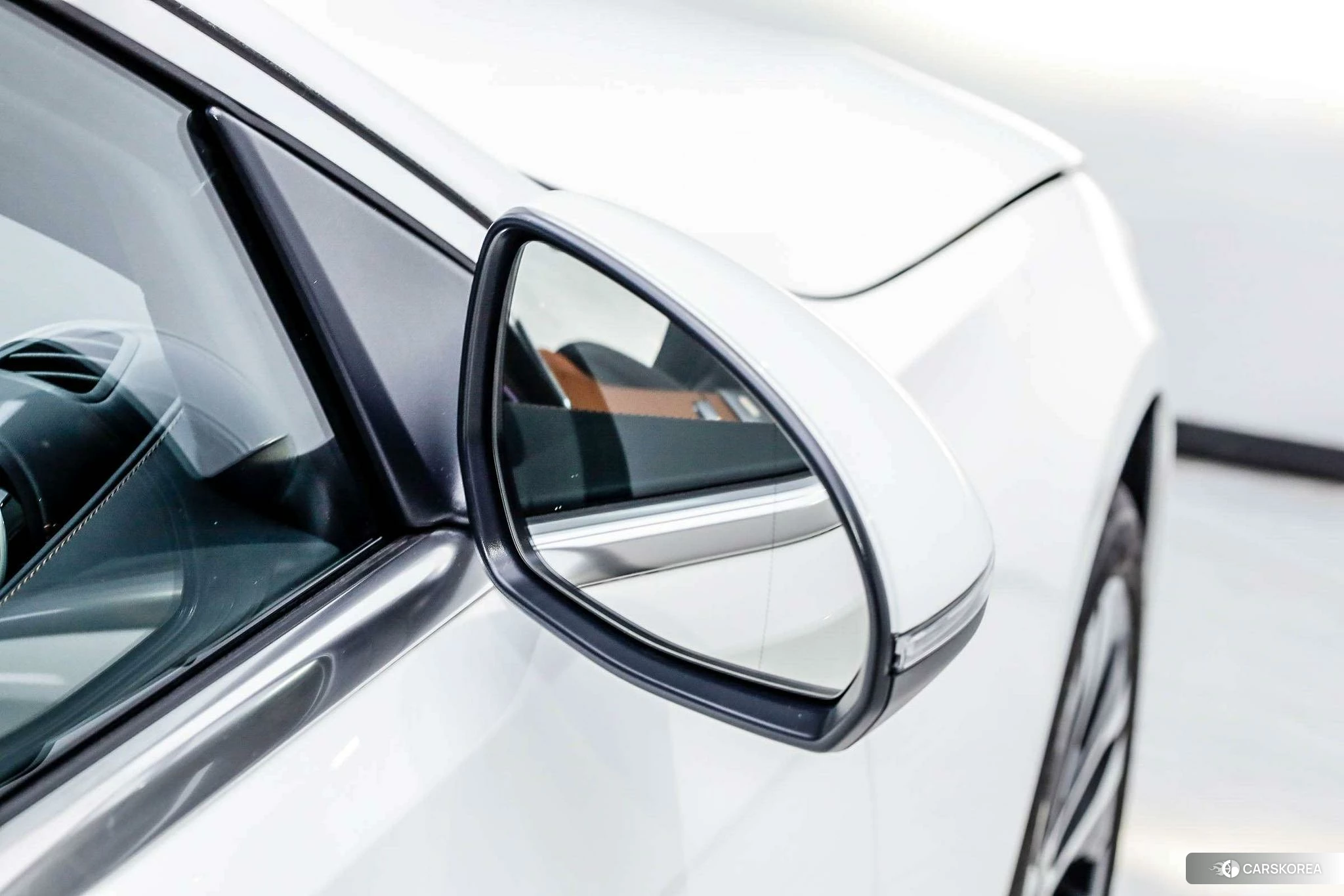 Mercedes-Benz C-class PHEV 2023 Белый из Китая, фото 3