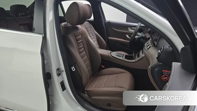 Mercedes-Benz E-Class W213 2023 Белый из Кореи, фото 3