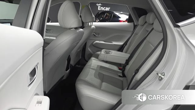 Hyundai Kona (SX2) 2024 Серебристо-серый из Кореи, фото 3