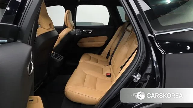 Volvo XC60 second Generation 2025 Черный из Кореи, фото 3
