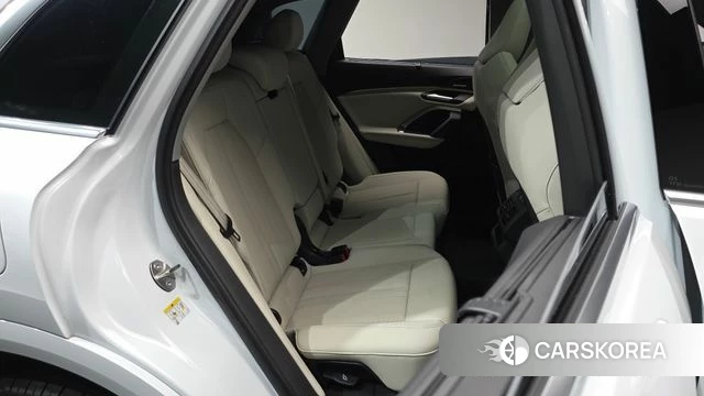 Audi Q5 (80A) 2025 Белый из Кореи, фото 3