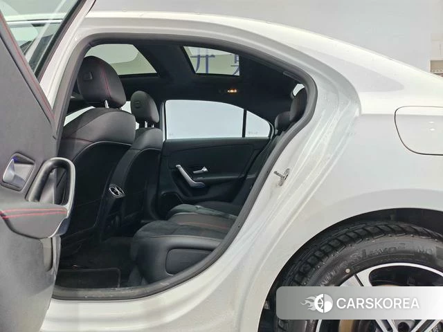 Mercedes-Benz Class A 2024 Белый из Китая, фото 3