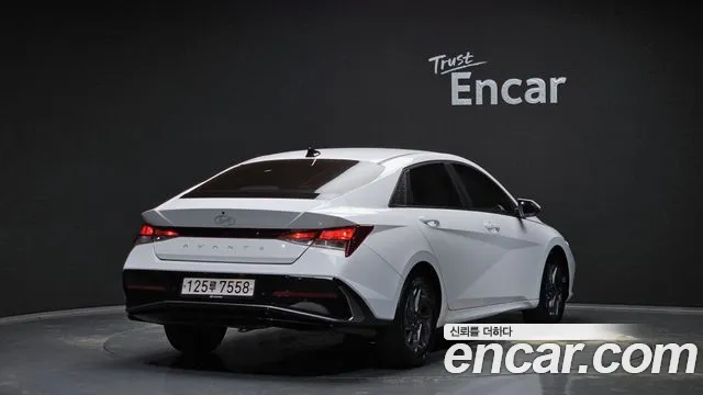 Hyundai The New Avante (CN7) 2023 Белый из Кореи, фото 3