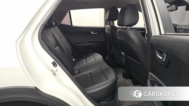 Kia Stonic 2018 Белый из Кореи, фото 3