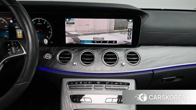 Mercedes-Benz E-Class W213 2022 Белый из Кореи, фото 3
