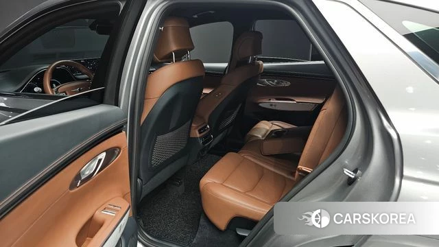Genesis GV70 2023 Серебристо-серый из Кореи, фото 3