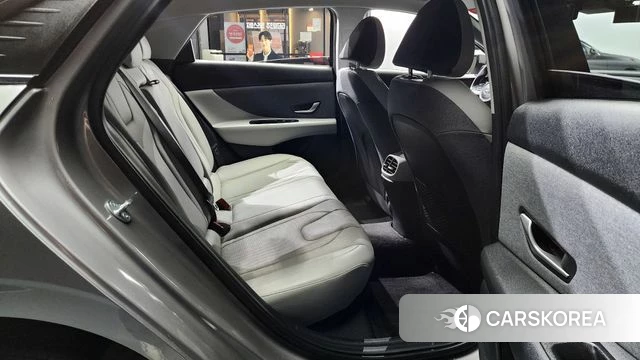 Hyundai Avante (CN7) 2023 Серебристо-серый из Кореи, фото 3