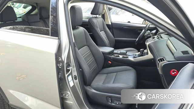 Lexus NX300h 2021 Песочный из Кореи, фото 3