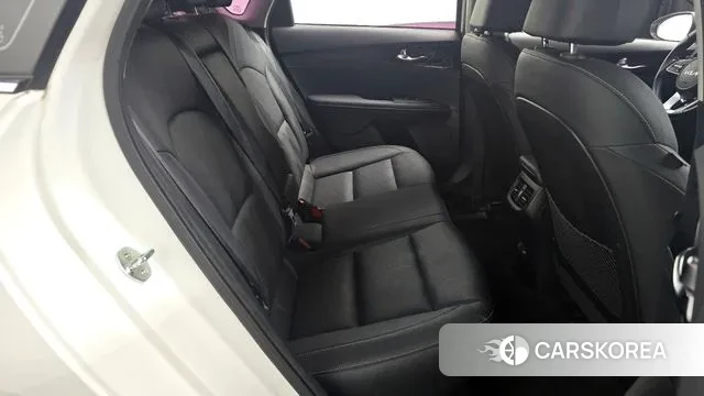 Kia The New K3 2nd generation 2021 Белый из Кореи, фото 3