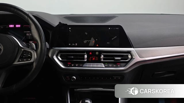 BMW 3 Series (G20) 2021 Белый из Кореи, фото 3