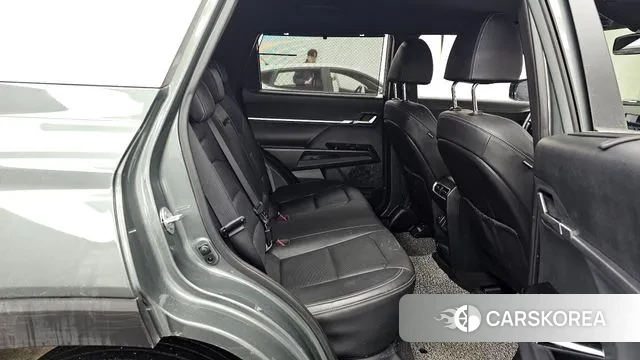 Ssangyong Torres 2023 Темно-зеленый из Кореи, фото 3