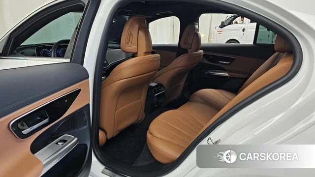Mercedes-Benz E-Class W214 2024 Белый из Кореи, фото 3