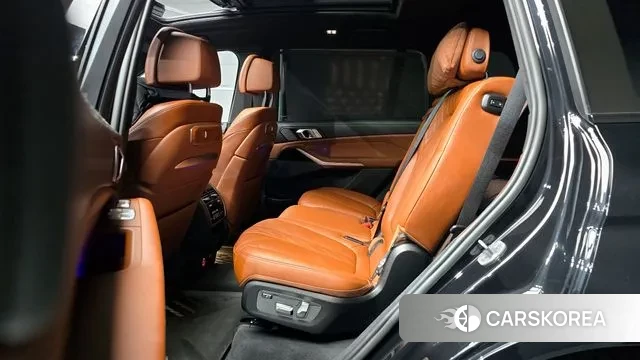 BMW X7 (G07) 2023 Черный из Кореи, фото 3