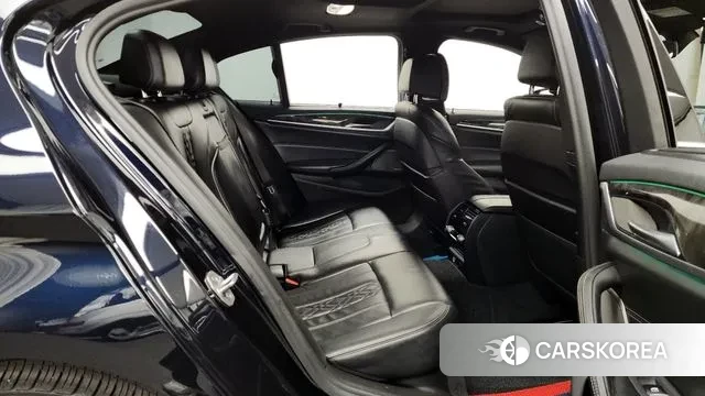 BMW 5 Series (G30) 2018 Черный из Кореи, фото 3