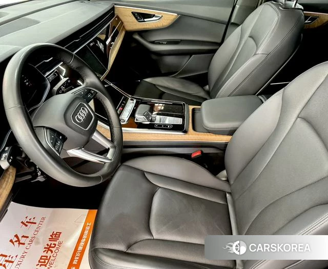 Audi Q7 2022 Черный из Китая, фото 3