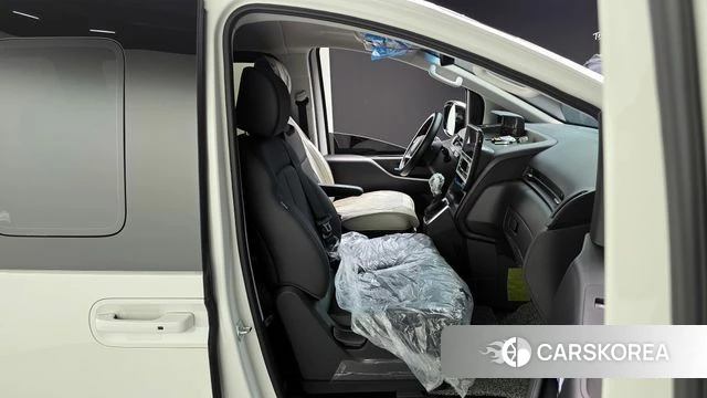 Hyundai Staria 2025 Белый из Кореи, фото 3