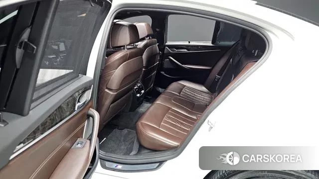 BMW 5 Series (G30) 2018 Белый из Кореи, фото 3