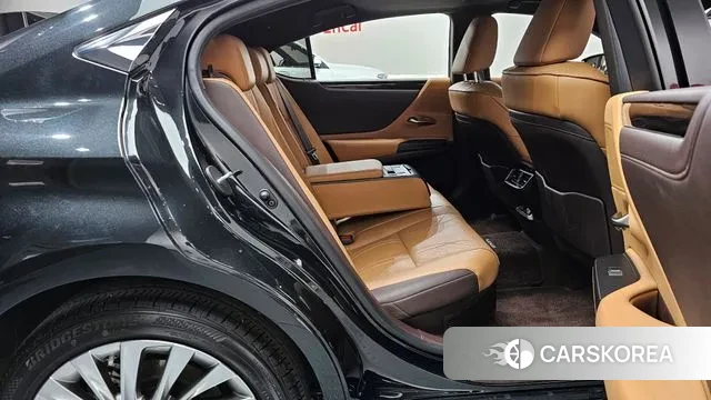 Lexus ES300h 7th generation 2020 Серый из Кореи, фото 3