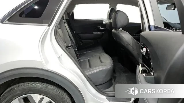 Kia Niro EV 2021 Серебряный из Кореи, фото 3