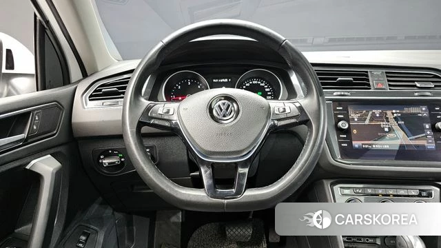 Volkswagen Tiguan second Generation 2018 Белый из Кореи, фото 3