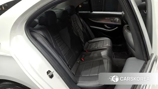 Mercedes-Benz E-Class W213 2019 Белый из Кореи, фото 3