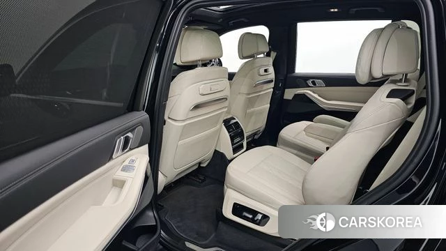 BMW X7 (G07) 2023 Черный из Кореи, фото 3