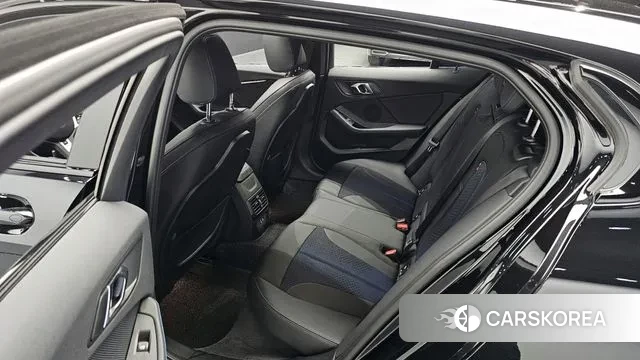 BMW 1 Series (F40) 2024 Черный из Кореи, фото 3