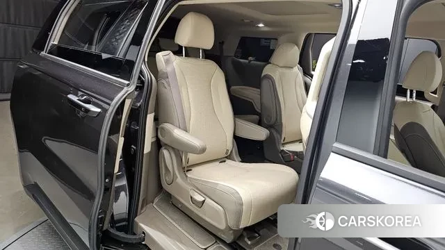 Kia The New Carnival 4th Generation 2025 Серый из Кореи, фото 3