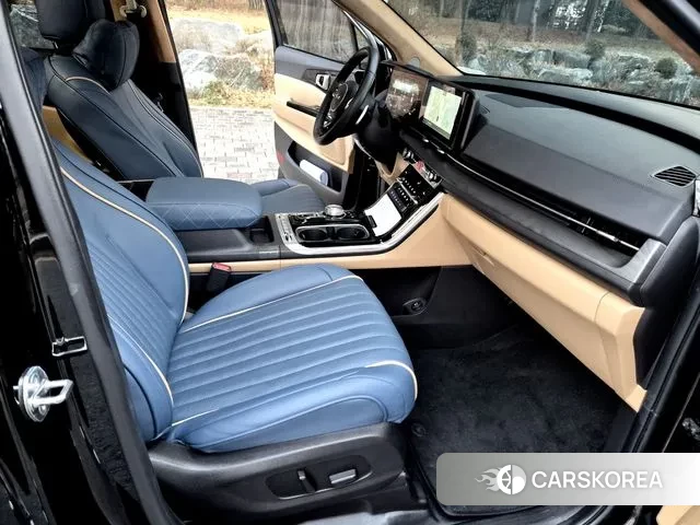 Kia Carnival 4th generation 2023 Черный из Кореи, фото 3