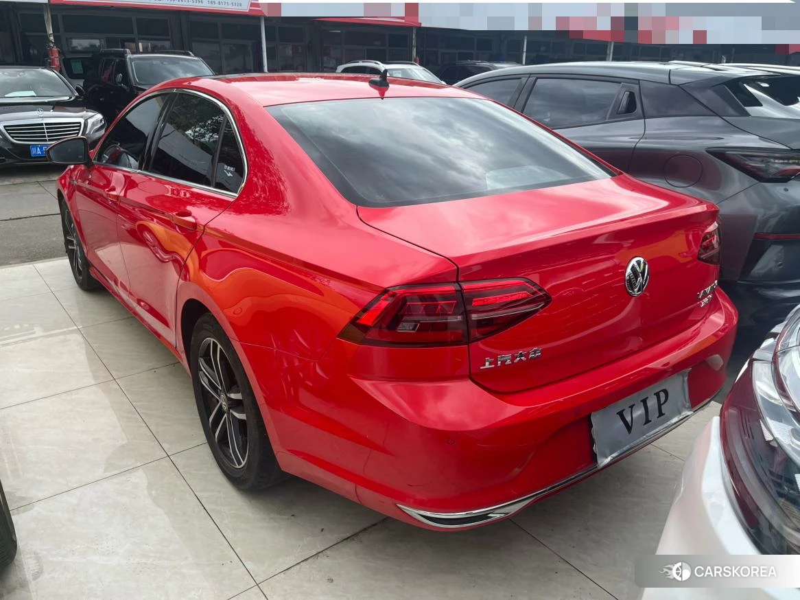 Volkswagen Lingdu 2020 Красный из Китая, фото 3
